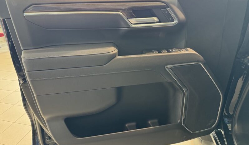 
								2025 Chevrolet Silverado 1500 Crew Cab Short Box 4 full									