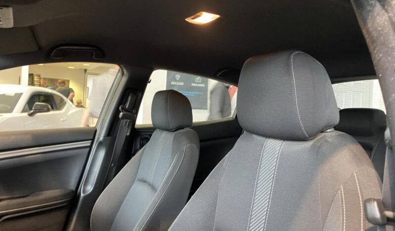 
								2018 Honda Civic Hatch Lx Cvt full									