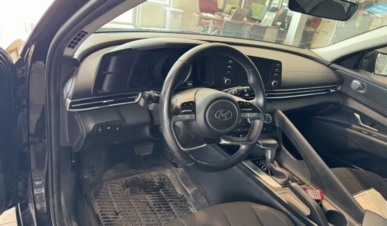 
								2022 Hyundai Elantra Preferred Ivt full									