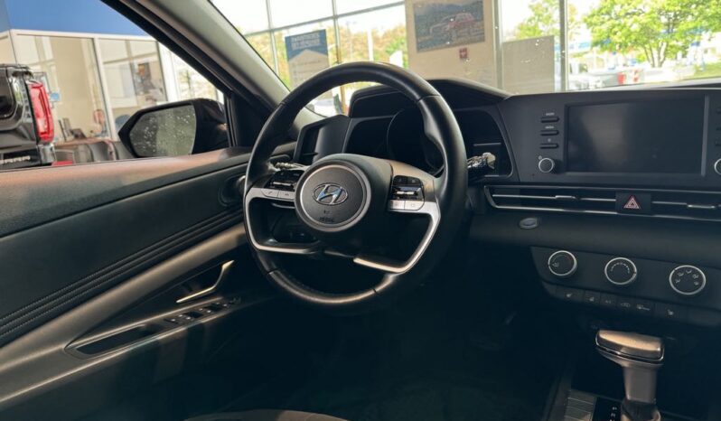 
								2022 Hyundai Elantra Preferred Ivt full									