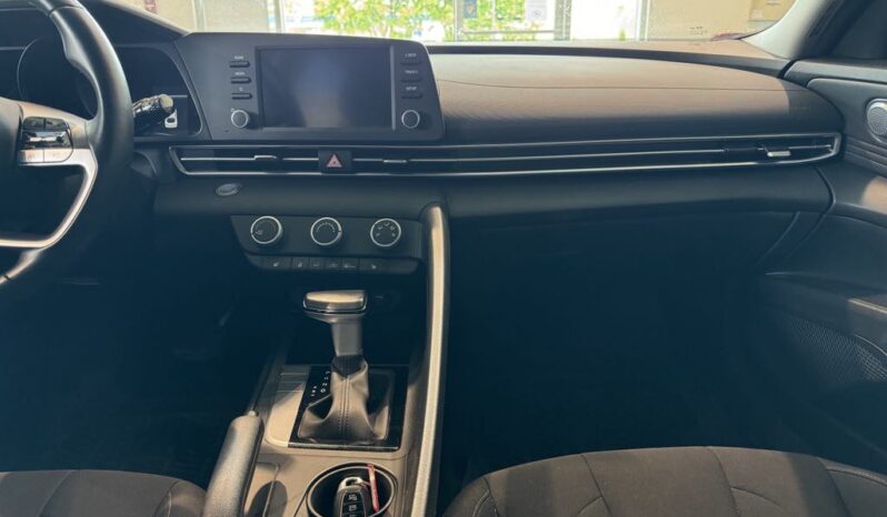 
								2022 Hyundai Elantra Preferred Ivt full									