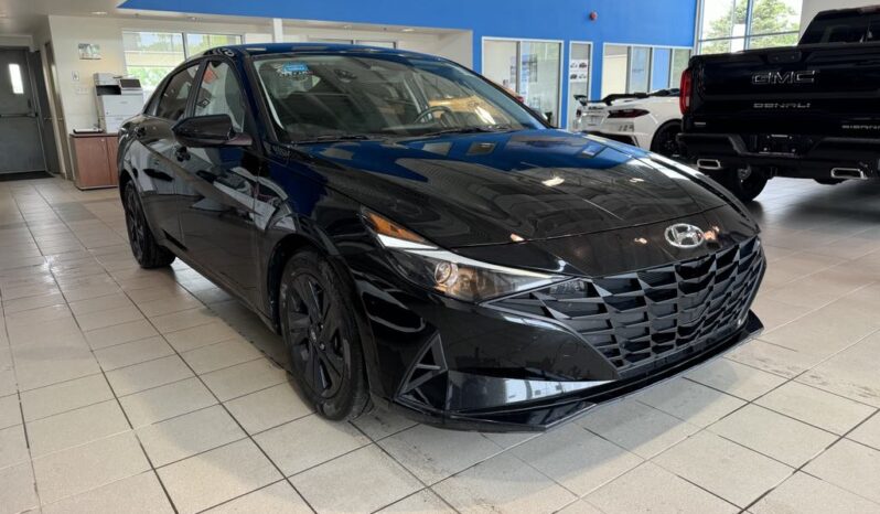 
								2022 Hyundai Elantra Preferred Ivt full									