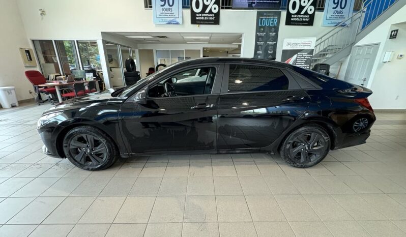 
								2022 Hyundai Elantra Preferred Ivt full									