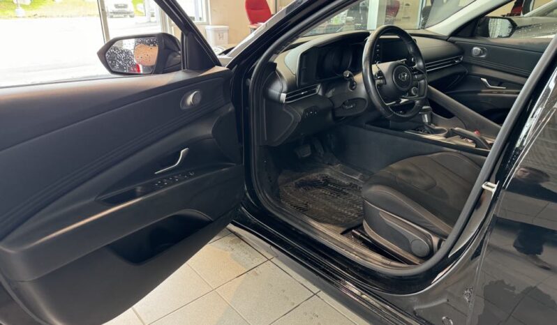 
								2022 Hyundai Elantra Preferred Ivt full									