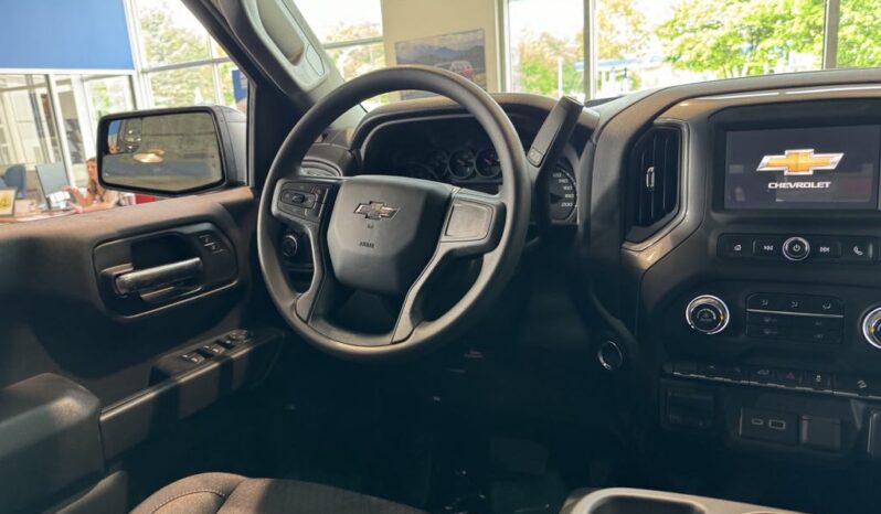 
								2025 Chevrolet Silverado 1500 Crew Cab Standard full									