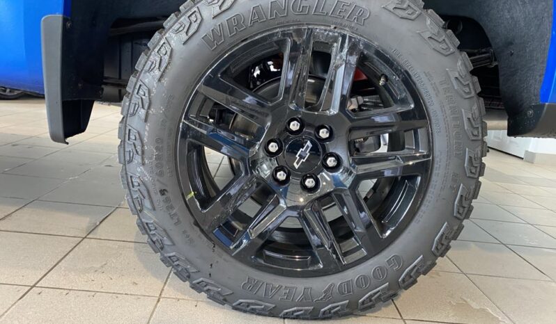 
								2025 Chevrolet Silverado 1500 Crew Cab Standard full									