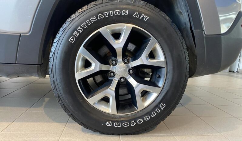 
								2015 Jeep Cherokee 4×4 North full									