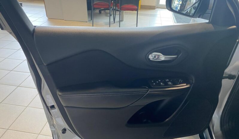 
								2015 Jeep Cherokee 4×4 North full									