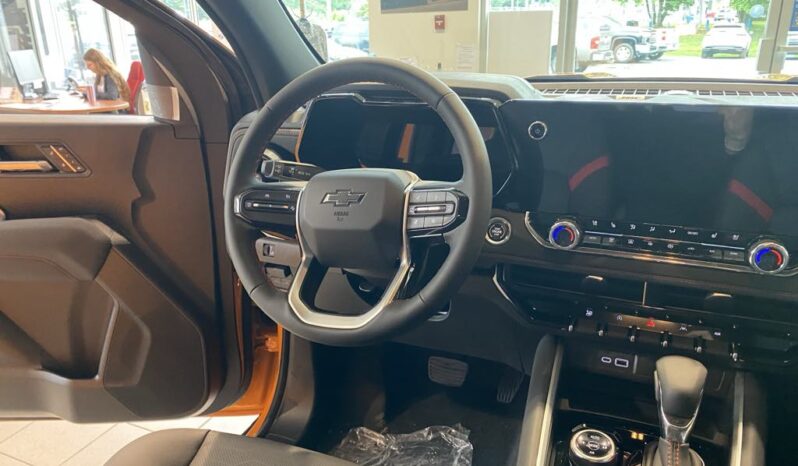 
								2025 Chevrolet Colorado Crew Cab Short Box 4 full									