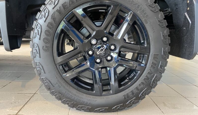 
								2025 Chevrolet Silverado 1500 Crew Cab Short Box 4 full									
