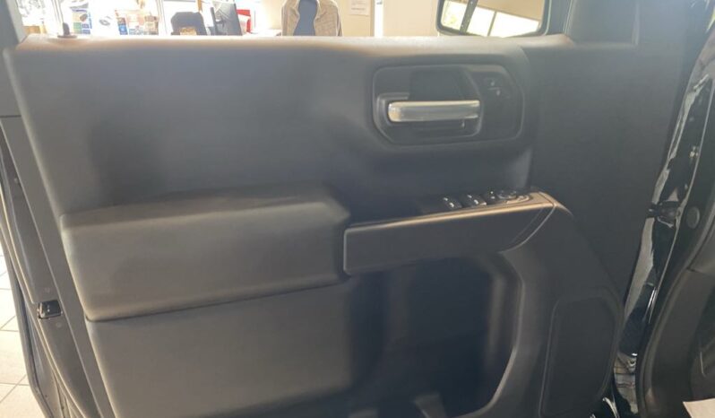 
								2025 Chevrolet Silverado 1500 Crew Cab Short Box 4 full									