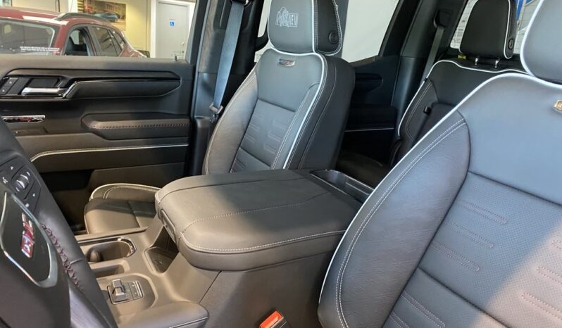 
								2025 GMC Sierra 1500 Crew Cab Short Box 4 full									
