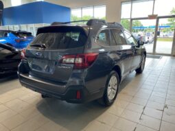 
										2018 Subaru Outback 2.5i At full									