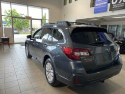 
										2018 Subaru Outback 2.5i At full									