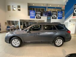 
										2018 Subaru Outback 2.5i At full									
