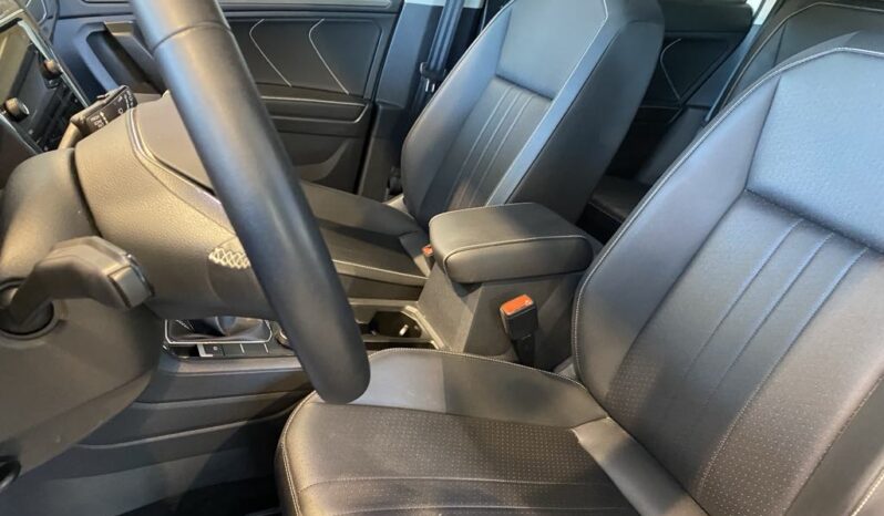 
								2023 Volkswagen Tiguan Comfortline 2.0t 8sp full									