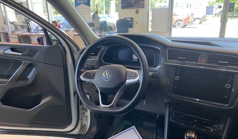 
								2023 Volkswagen Tiguan Comfortline 2.0t 8sp full									