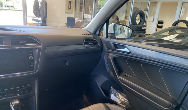 
								2023 Volkswagen Tiguan Comfortline 2.0t 8sp full									