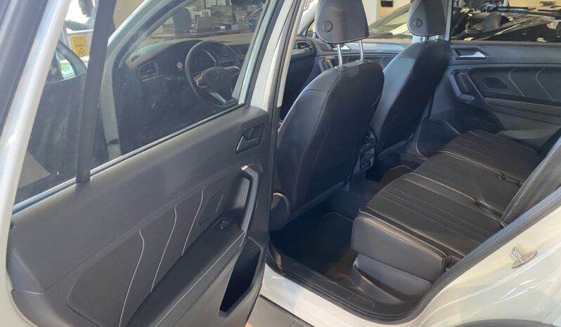 
								2023 Volkswagen Tiguan Comfortline 2.0t 8sp full									