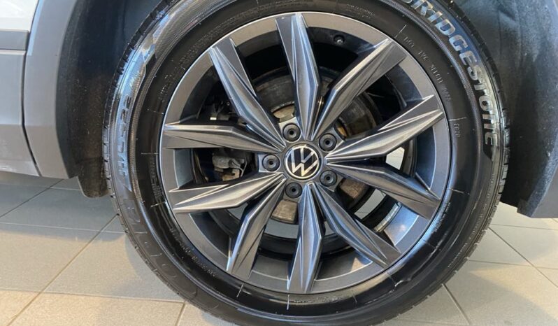 
								2023 Volkswagen Tiguan Comfortline 2.0t 8sp full									