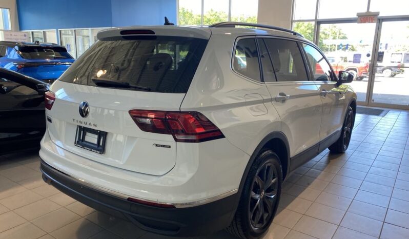 
								2023 Volkswagen Tiguan Comfortline 2.0t 8sp full									