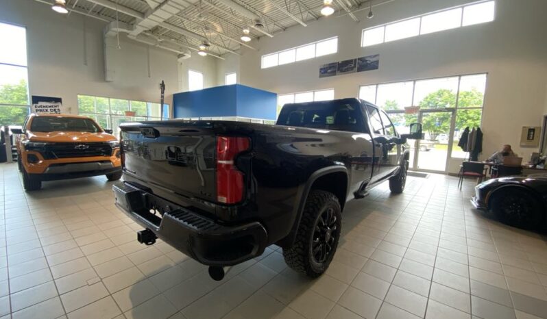 
								2025 Chevrolet Silverado 2500 4wd Crew Cab Long full									
