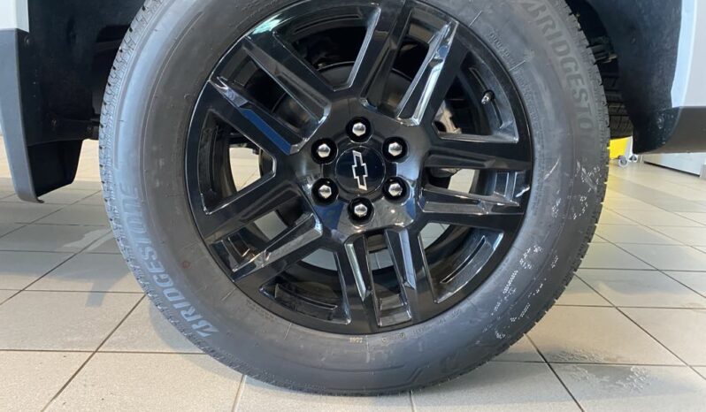 
								2025 Chevrolet Silverado 1500 Crew Cab Standard full									