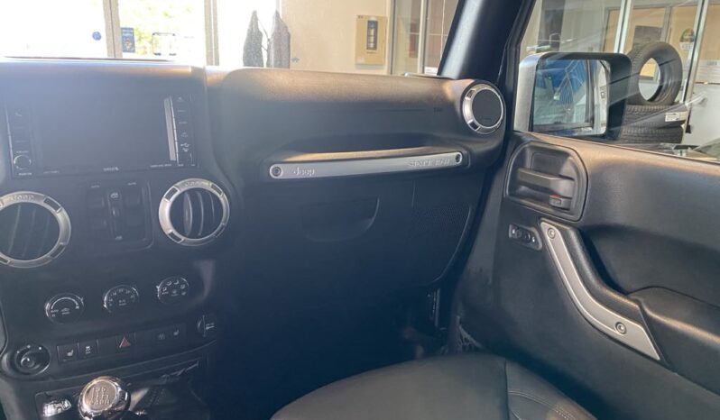 
								2016 Jeep Wrangler Sahara full									