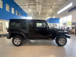
										2016 Jeep Wrangler Sahara full									