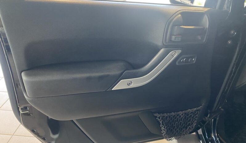 
								2016 Jeep Wrangler Sahara full									