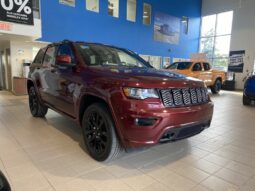 
										2021 Jeep Grand Cherokee Laredo full									