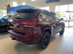 
										2021 Jeep Grand Cherokee Laredo full									