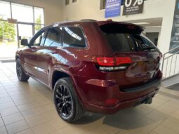 
										2021 Jeep Grand Cherokee Laredo full									