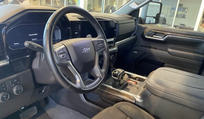 
								2023 Chevrolet Silverado 1500 Crew Cab 4×4 Lt full									