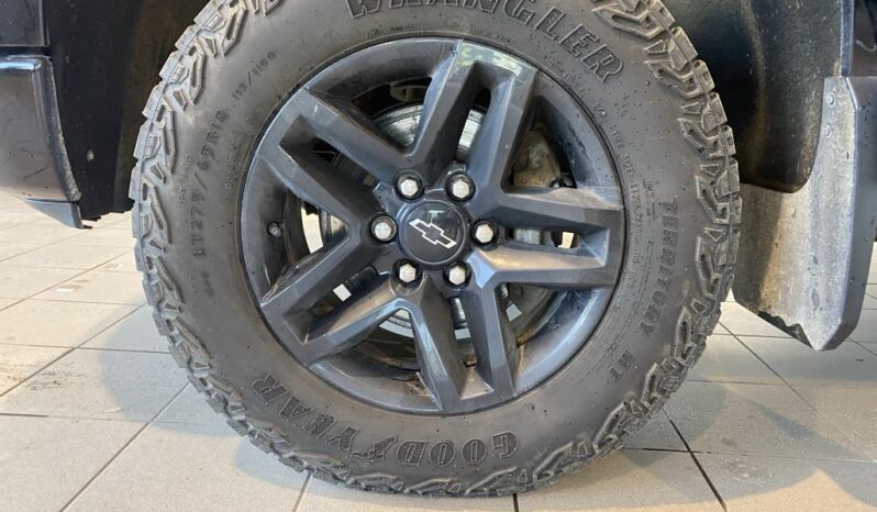 
								2023 Chevrolet Silverado 1500 Crew Cab 4×4 Lt full									