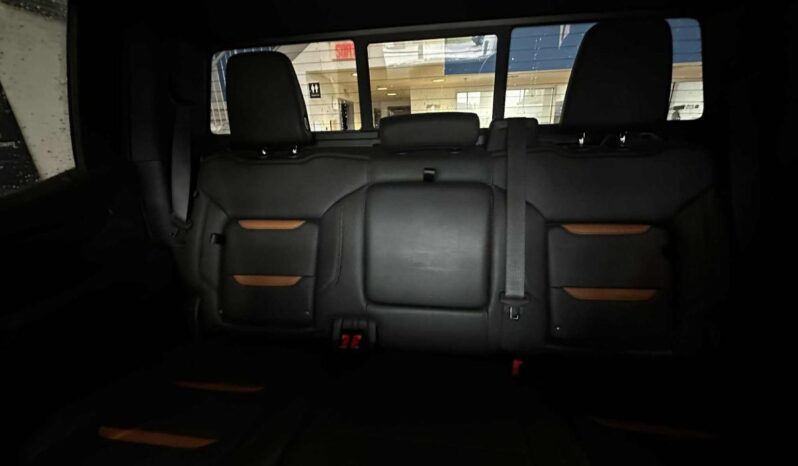 
								2023 GMC Sierra 1500 Crew Cab 4×4 At4 full									