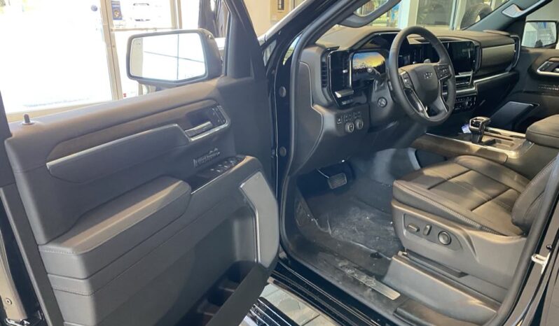
								2026 Chevrolet Silverado 1500 Crew Cab Standard full									