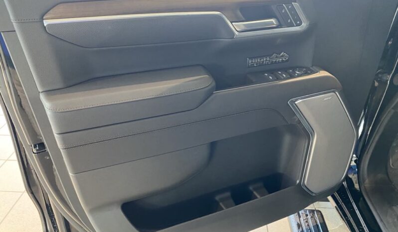 
								2026 Chevrolet Silverado 1500 Crew Cab Standard full									