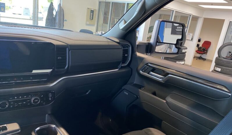 
								2026 Chevrolet Silverado 1500 Crew Cab Standard full									