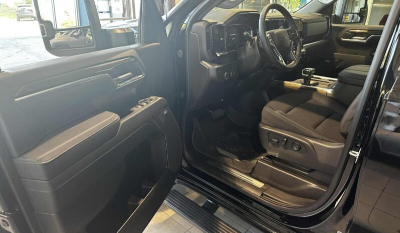 
								2026 Chevrolet Silverado 1500 Crew Cab Standard full									