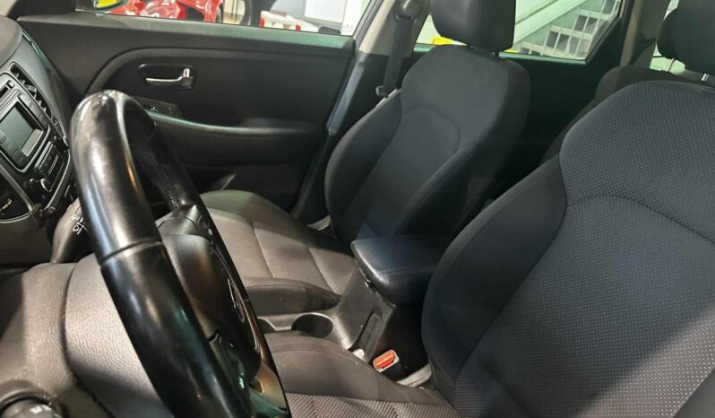 2016 Kia Rondo EX full