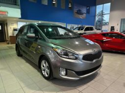 2016 Kia Rondo EX full