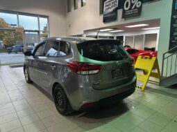 2016 Kia Rondo EX full