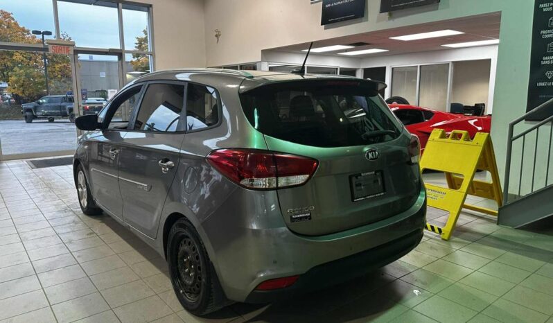 2016 Kia Rondo EX full