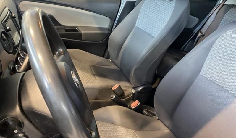 
								2016 Toyota Yaris 4-Door Sedan 6mt full									