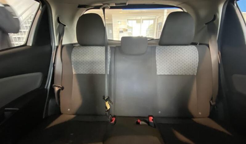 
								2016 Toyota Yaris 4-Door Sedan 6mt full									