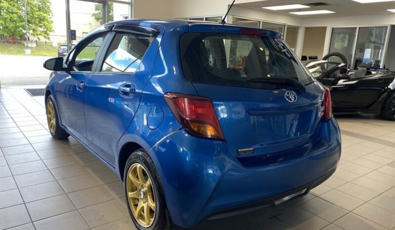 
								2016 Toyota Yaris 4-Door Sedan 6mt full									