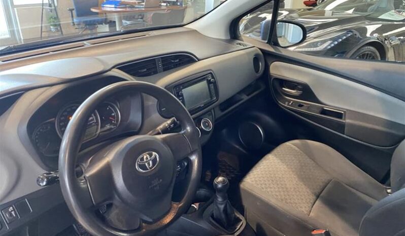 
								2016 Toyota Yaris 4-Door Sedan 6mt full									