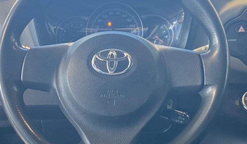 
								2016 Toyota Yaris 4-Door Sedan 6mt full									