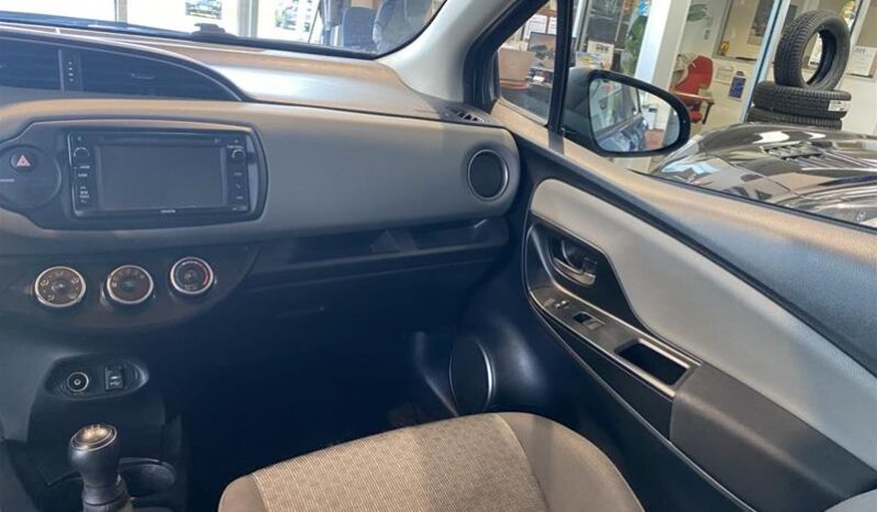 
								2016 Toyota Yaris 4-Door Sedan 6mt full									